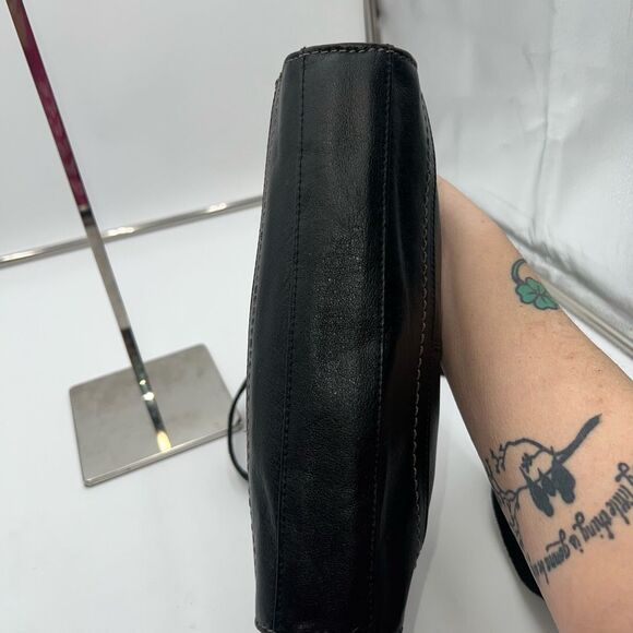 The Sak Simplistic Crossbody Black Leather Bag - Picture 7 of 13